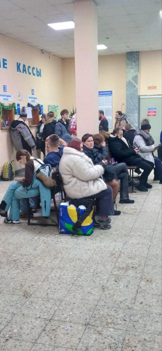 По словам очевидцев, из-за долгого ожидания люди теряют самообладание | Источник: читатель 63.RU