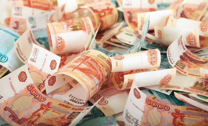 Что делать с деньгами в рублях и валюте, куда инвестировать и вкладывать: отвечает финансовый аналитик