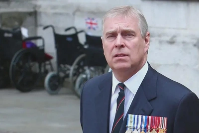 Экс-герцога Эндрю Уиндзора высмеяли за вид 'Серого призрака' после допроса