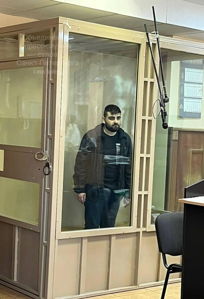 Петербургский медбрат признался в желании сжечь военкомат. Его арестовали по статье о теракте | Источник: Объединённая пресс-служба судов Петербурга