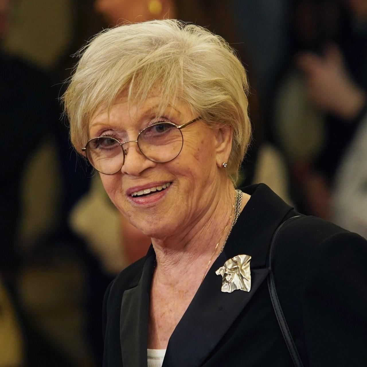 Робела и смущалась, а зрители аплодировали стоя: 91-летняя Алиса Фрейндлих впервые за долгое время появилась на публике