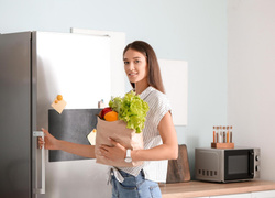 Закупитесь впрок: 11 продуктов, которые хранятся в холодильнике дольше других