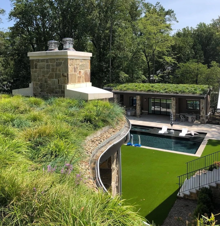 Источник: соцсети livingroofsinc