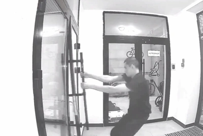 Tyumen Residents Plagued by Rowdy Neighbor's Fights and Vandalism