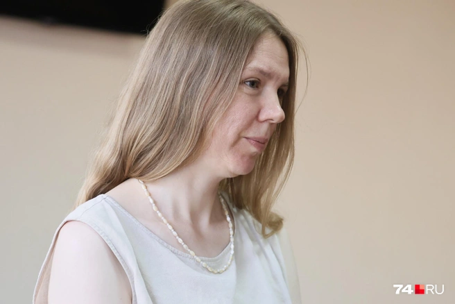 Зато в суд пришла супруга Шумакова. Но ее пока удалили из зала — до момента допроса в качестве свидетеля | Источник: Михаил Шилкин