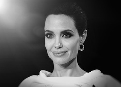 Анджелине Джоли исполнилось 40 лет