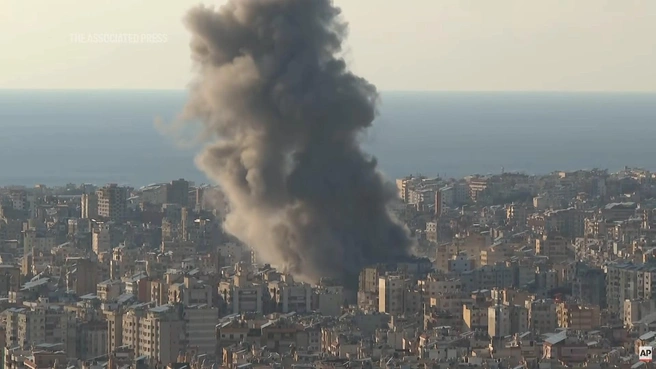 Израиль наносит удары по Бейруту  | Источник: скриншот youtube.com/AssociatedPress