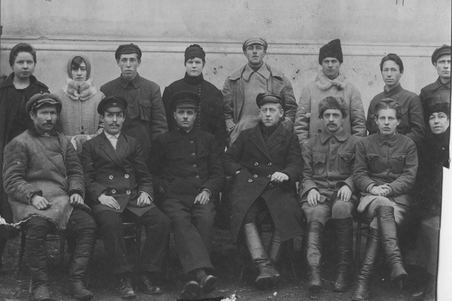 Члены Сызранского уездного комитета Российской коммунистической партии (большевиков). 1919 год | Источник: фотофонд Самарского госархива социально-политической истории