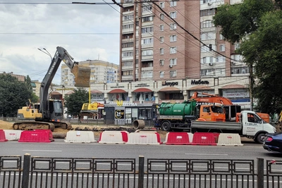 Воронежцы снова жалуются на запах канализации у памятника Славы