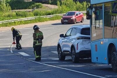 Автобус попал в массовое ДТП в Красном Селе