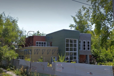 Заброшенное кафе у вокзала снова продают