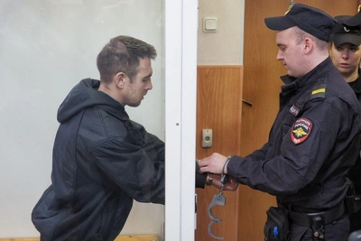 Учителя из Петербурга отправили в СИЗО по делу об убийстве сына и тещи