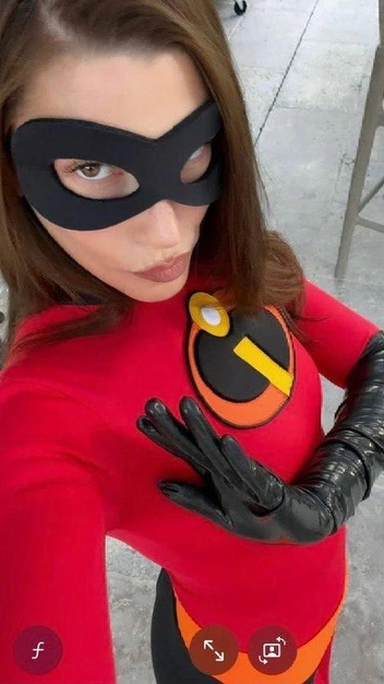 Хейли Бибер  | Источник: Соцсети 