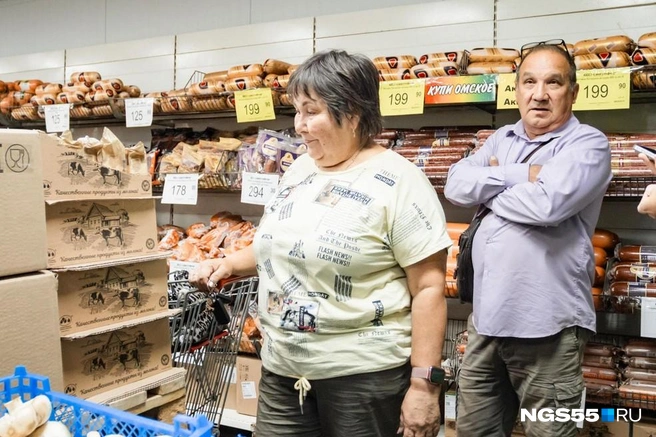Владимира устраивают все продукты в магазине | Источник: Кирилл Башинский / NGS55.RU