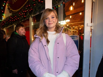 Встреча с продюсером Болливуда, трущобы и дома миллиардеров: первые кадры возвращения Аллы Михеевой на ТВ