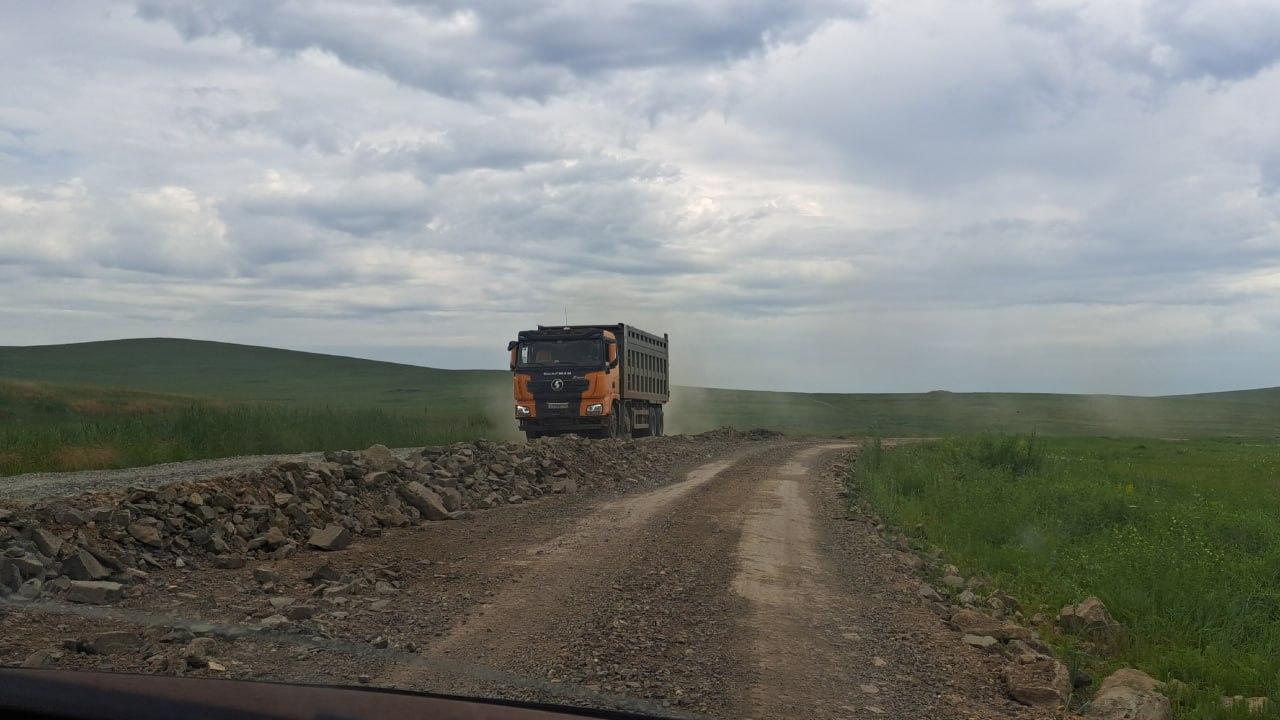 Многотонные грузовики разбивают дороги в Калганском районе Забайкалья - 26  сентября 2023 - ЧИТА.ру