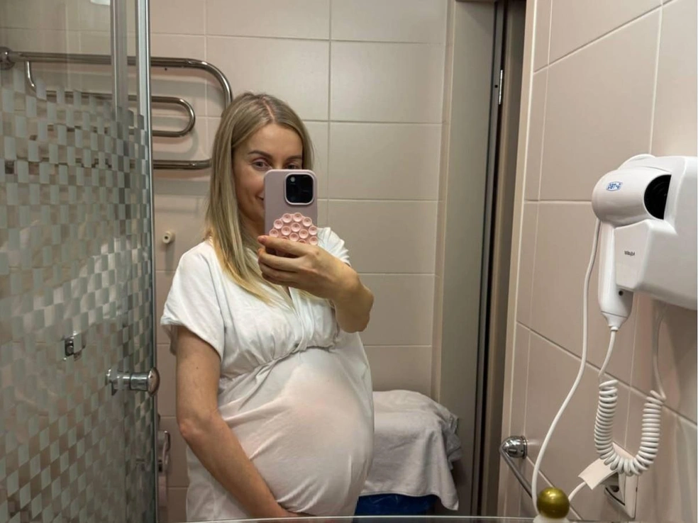 Обоих детей Марина рожала в элитном госпитале MD Group на Севастопольской | Источник: Ведьмы не стареют / T.me