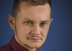 Маг-шизофреник из «Битвы экстрасенсов» Тимофей Руденко женился на актрисе бурлеска