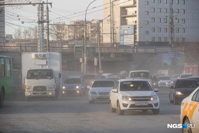 Всё, что спасало от гололеда зимой, теперь в воздухе | Источник: Александр Ощепков / NGS.RU