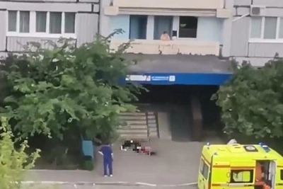 В Тольятти у подъезда дома обнаружен труп