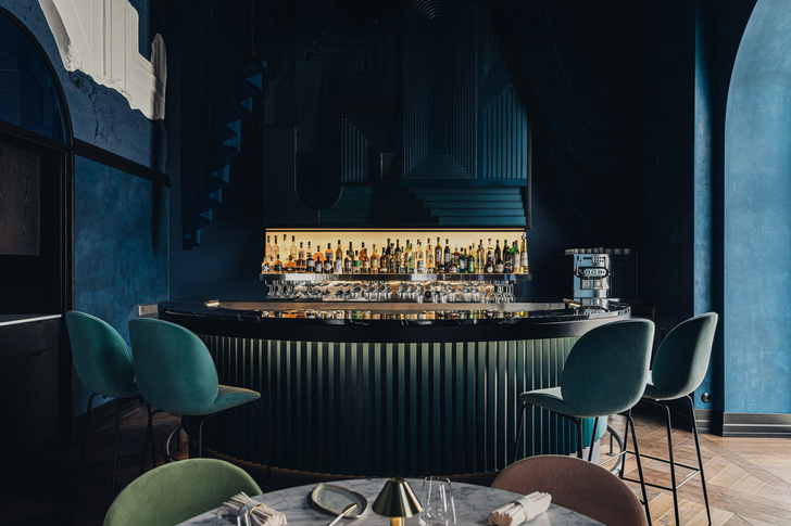 Варшавский ресторан Epoka в оттенках синего (фото 6)
