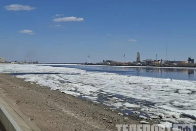 Амур вскрылся ото льда раньше срока у Благовещенска