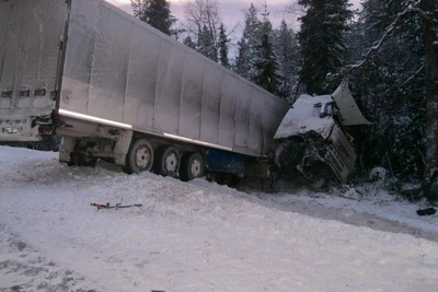 Авария с грузовиком под Кандалакшей унесла жизнь женщины