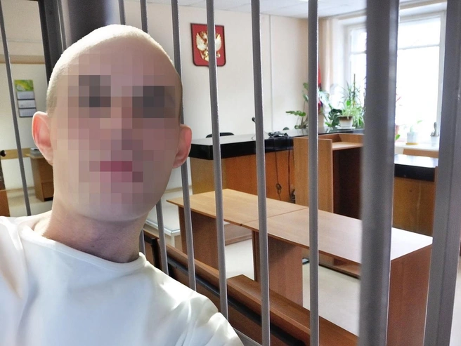 Мужчина, обвиняемый в насилии над двумя девочками, находится под стражей. Ведется расследование. | Источник: VK.com, Дмитрий Гладышев / 72.RU