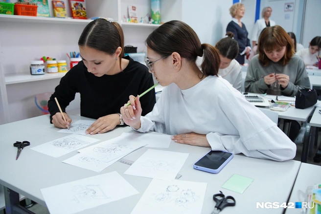 В 2020-х современность всё-таки дошла не только до программ образования, но и до стен колледжа | Источник: Александр Павлов / NGS42.RU