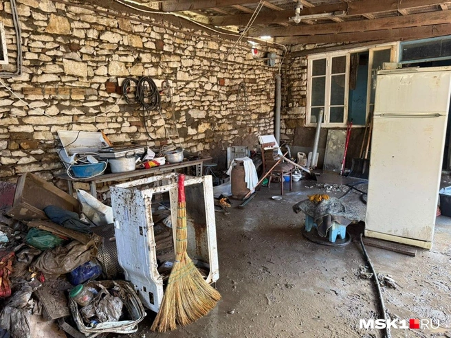 Когда потоп начался, многие жители в попытке спастись спешно покинули свои жилища | Источник: Иветта Авраамова / MSK1.RU