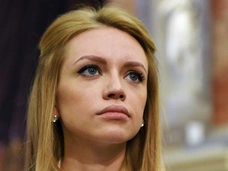 Милана Тюльпанова впервые вышла в свет с сыном