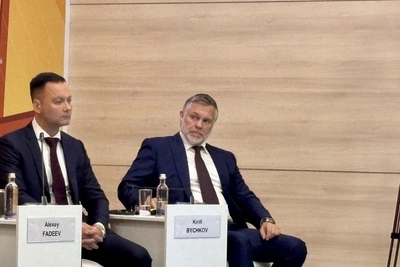 Бычков ограничил бизнес-класс для якутских чиновников