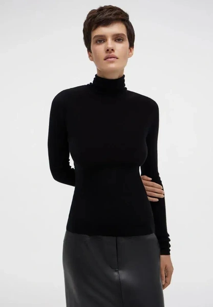 Водолазка по-французски: как выбрать и с чем сочетать самый нужный базовый трикотаж Водолазка по-французски: как выбрать и с чем сочетать самый нужный базовый трикотаж