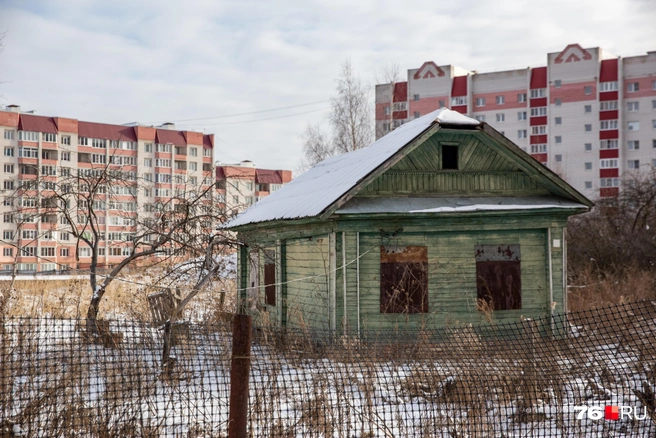 Как живет поселок в крупном районе Ярославля | Источник: Кирилл Поверинов / 76.RU