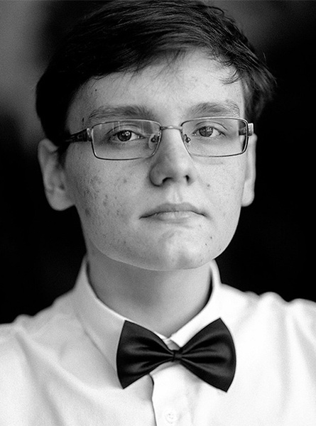 Илья Хмелев