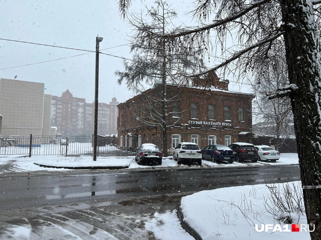 Каменные дома редко бывают заброшенными | Источник: Андрей Бирюков / UFA1.RU