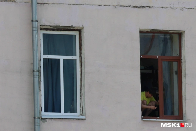 Большинство квартир в доме в прошлом был коммунальными, комнаты сдаются и по сей день | Источник: Артем Устюжанин / MSK1.RU