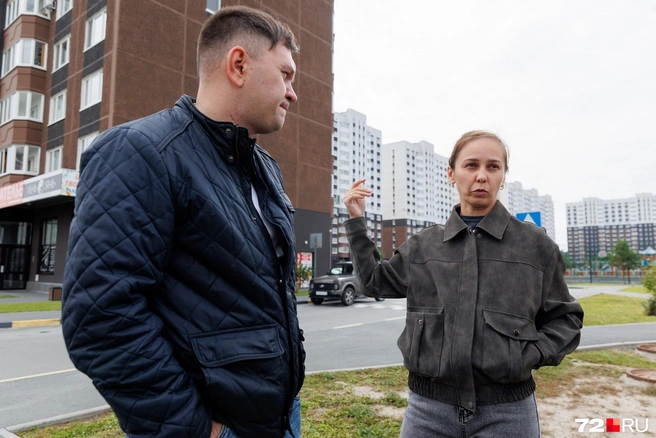 Александр Кулаков и Елена Довгоругая&nbsp;— активисты группы родителей, которые пытаются добиться строительства еще одной школы | Источник: Ирина Шарова / 72.RU
