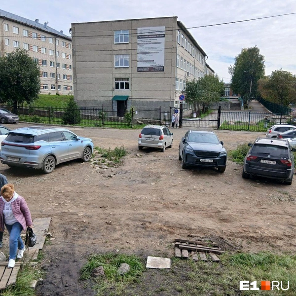 Большинство выбирает короткий, но трудный и грязный путь | Источник: Роман Марьяненко / E1.RU