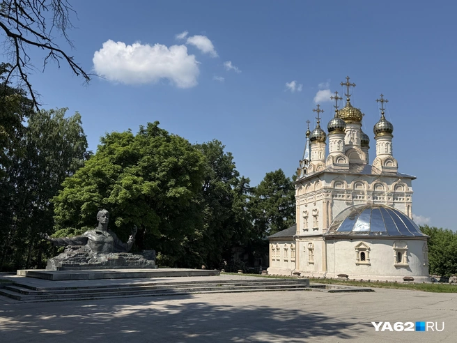 Если вы не сфотографировались возле памятника Есенину, считайте, что не были в Рязани | Источник: Сергей Петунин / YA62.RU