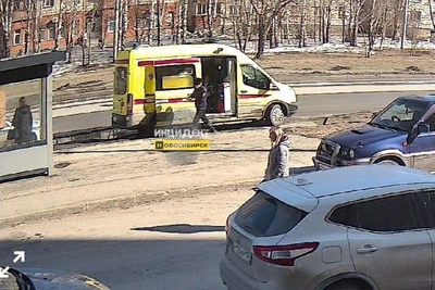 Сбив пешехода во дворе на Сибиряков-Гвардейцев, водитель скрылся