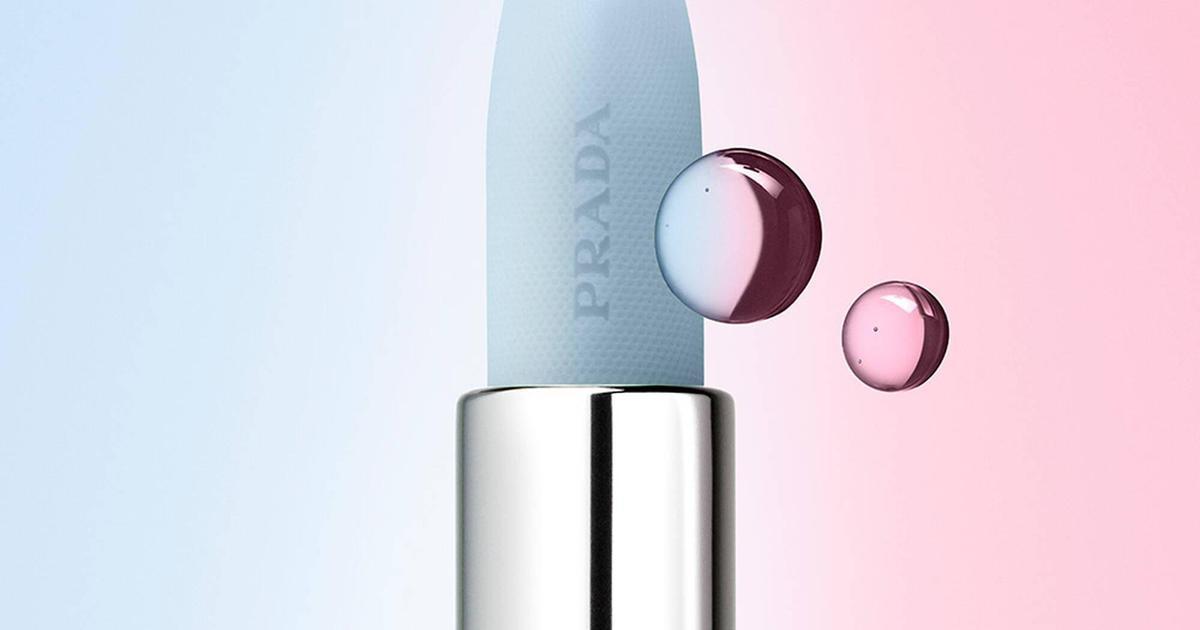 Prada Astral Pink: бальзам для губ голубого цвета | MARIECLAIRE.KZ