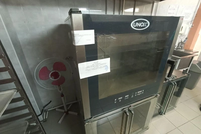 Bailiffs close Yekaterinburg waterpark cafe after child poisoning