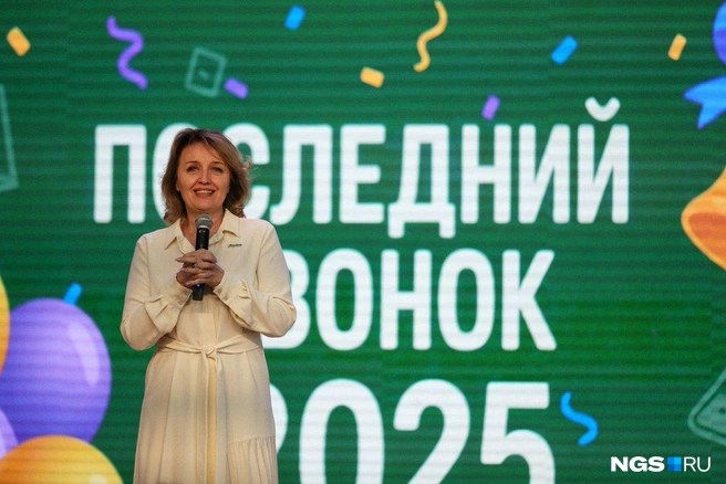 Директор много смеялась и вспоминала приятные моменты | Источник: Андрей Бортко / NGS.RU