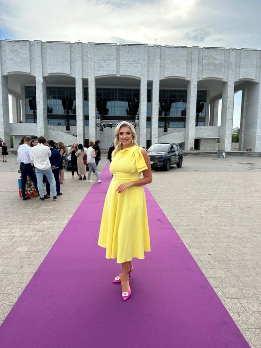 Диана Габдуллина вместе с мужем, учредителем Парка Горького Рашидом Габдуллиным также посетили Народную премию | Источник: Диана Габдуллина / Vk.com