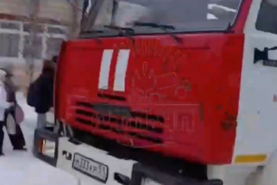 В Мурманске загорелась школа, эвакуированы 760 человек