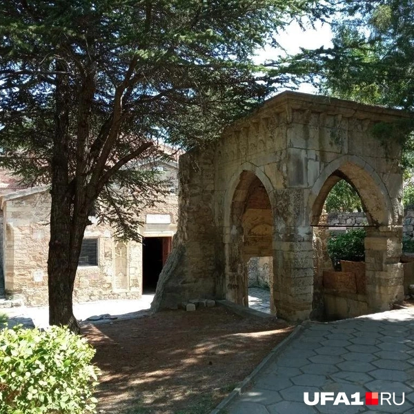 Обратите внимание на античные арки | Источник: Марина Каримова / UFA1.RU
