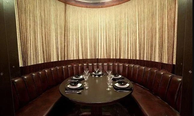 Интерьер одного из ресторанов | Источник: avito.ru