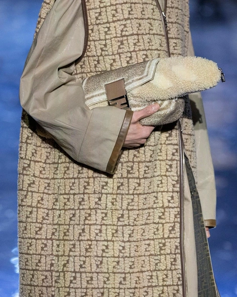 Fendi багет | Источник: Fendi 