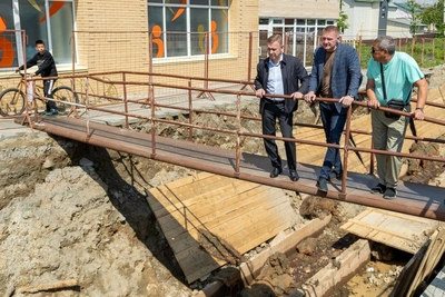 В Южно-Сахалинске начали замену аварийного участка Комсомольского коллектора